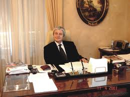 Rinnovo del CCNL del Comparto Funzioni Centrali, settima riunione. La discussione si è incentrata su una nuova bozza dell’Agenzia, che in alcuni punti recepisce parti della piattaforma FLP. Sui permessi per visite specialistiche e accertamenti diagnostici, abbiamo chiesto che vengano escluse dal computo delle 18 ore annue quelle collegate ad accertamenti previsti in materia di prevenzione oncologica e quelle per accertamenti e terapie post Covid 19. Urge aprire la discussione sul riordinamento professionale